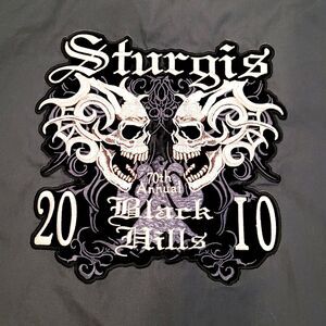 Sturgis Black Hills Men's Shirt Large 2010 70th Annual Motorcycle Rally Skulls